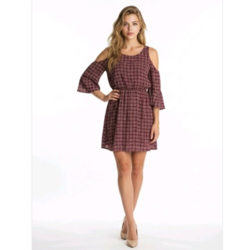 Cupcakes & Cashmere Women M Cold Shoulder Romper Dress Burgundy Geometric